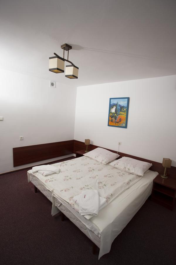 Hotel Kakadu Konin Kültér fotó