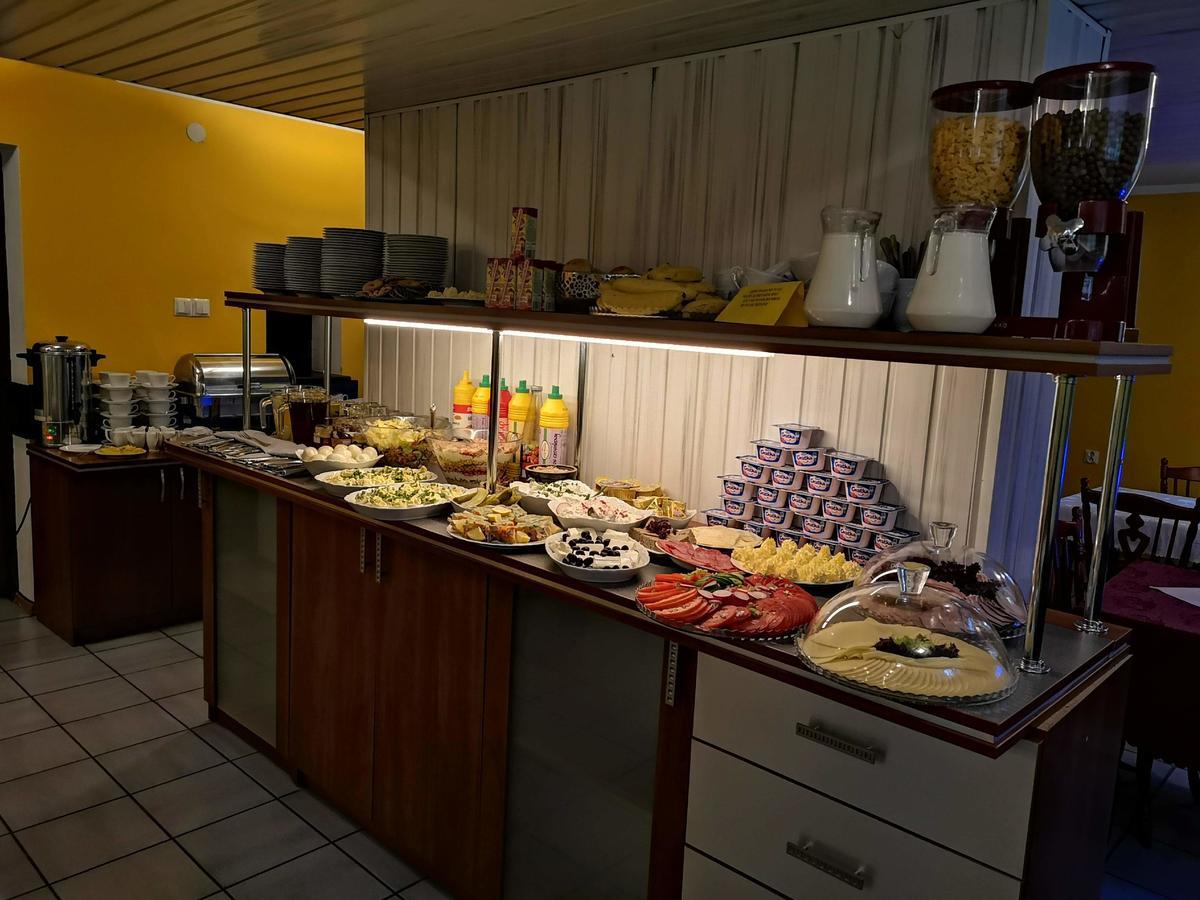 Hotel Kakadu Konin Kültér fotó